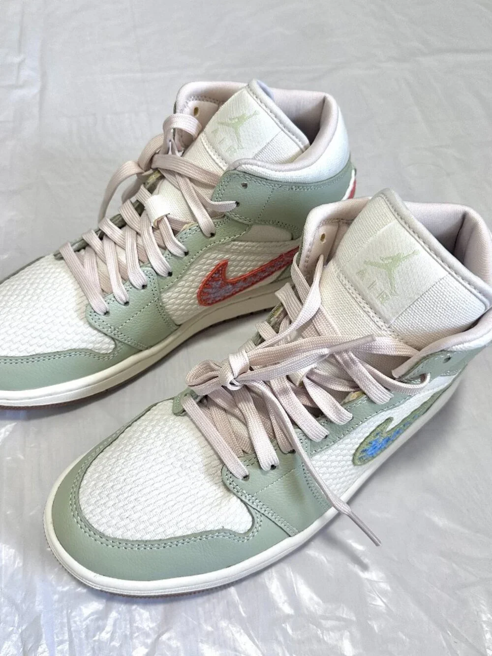 NEW Nike Women's Air Jordan 1 Woven Olive Aura Size 8.5 II0570-302 NO BOX